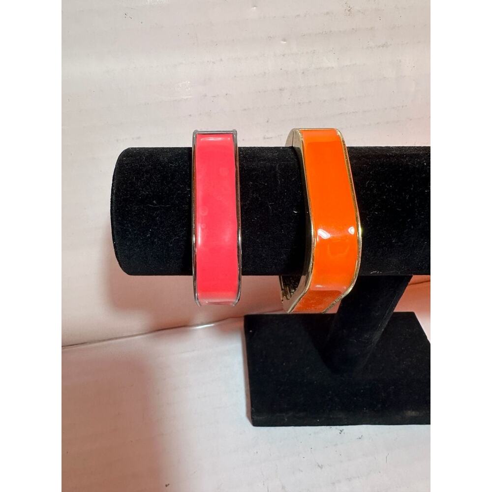 Set of 2 vintage Enamel Hinged Bangle Bracelets Orange and Pink Coral clip on